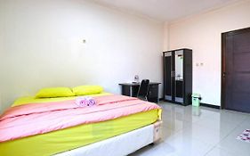 Saloka Guest House & Residence